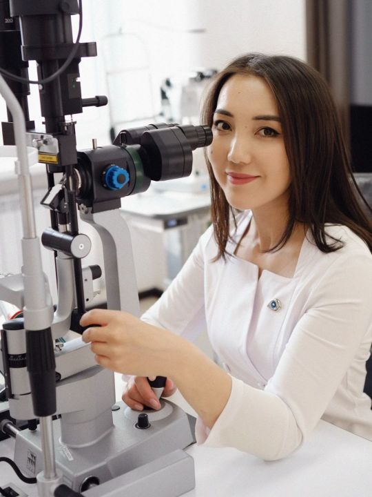 Офтальмохирург Буркутбекова Мунара Алмазбековна
